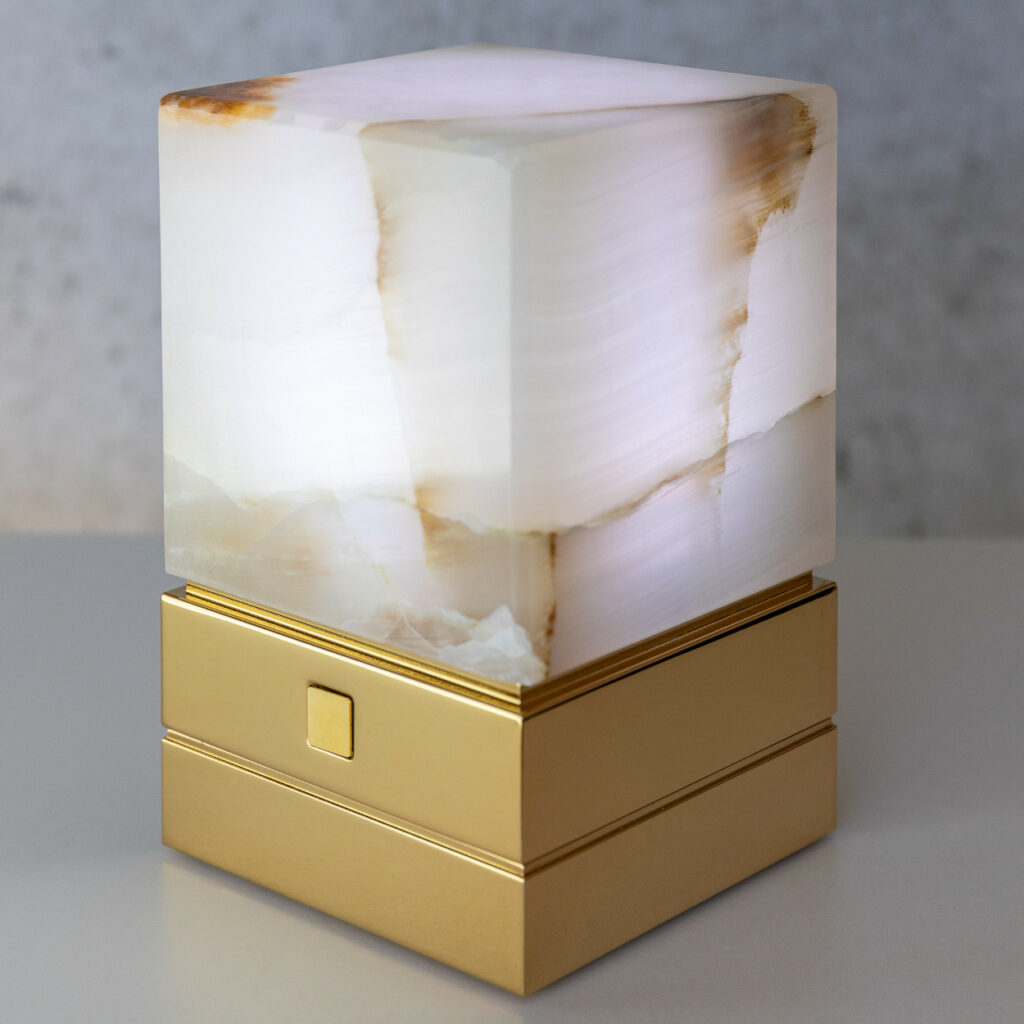 Onyx Designer Lamp ITSU One